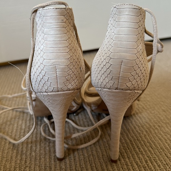 Vince Camuto Rae snake embossed heel - Picture 5 of 5